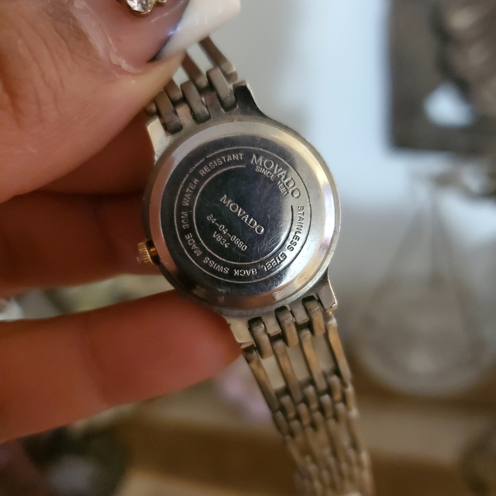 Authentic Vintage Swiss Quartz Movado Watch Silver & Gold Tone Runs! - Picture 8 of 9